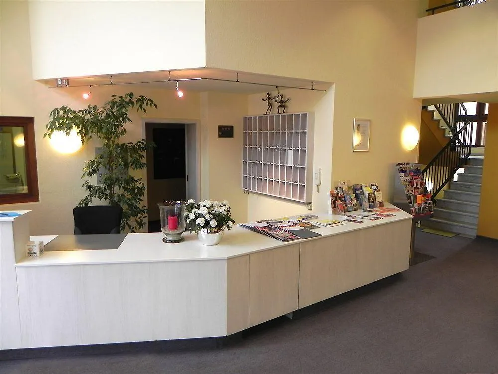 Hotel Filderland - Stuttgart Messe - Airport - Self Check-In